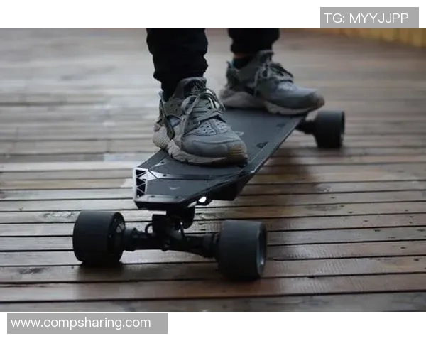 杨芳独家分享滑板技巧与心得体会助你轻松入门滑板运动